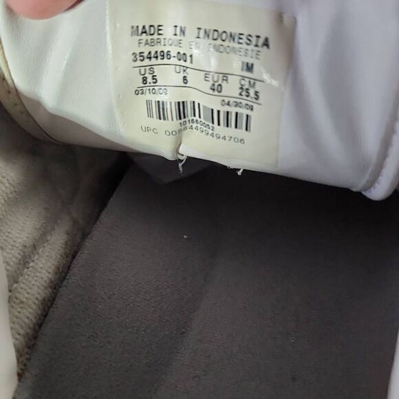 Nike Women's White And Silver Sweet Classic Patent Perforated Sneakers Size 8.5 - Picture 9 of 9